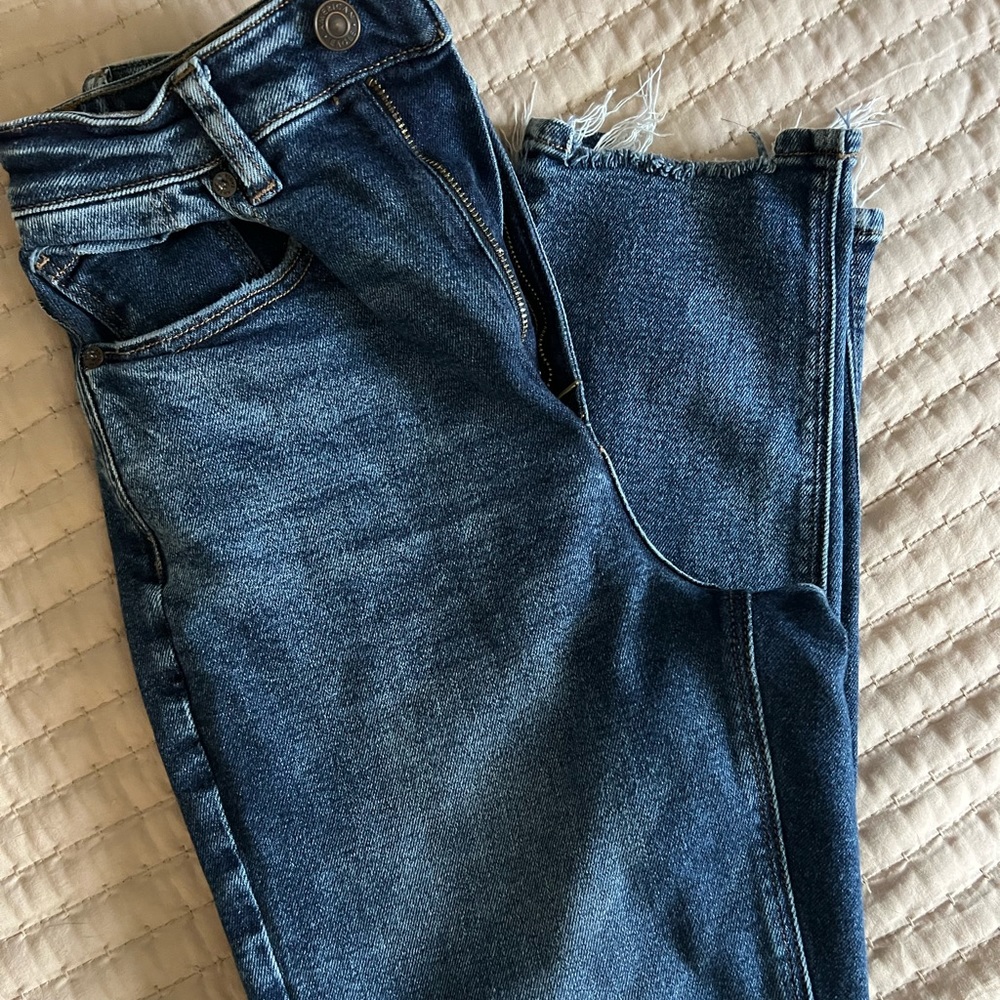 Distressed Mom Jean - Picture 3 of 4